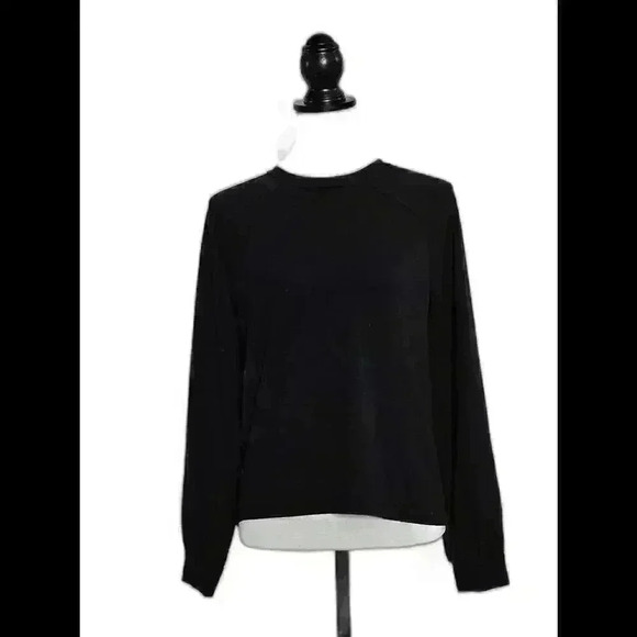 Chic Black Long Sleeve Top for Effortless Style - Picture 1 of 4
